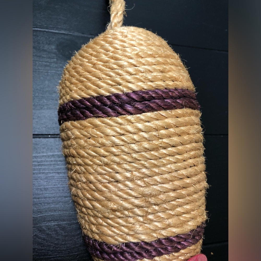 Decor toy mouse for a cat made of jute rope isolated. - Picture 7 of 9